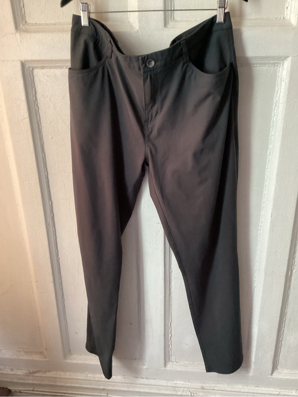 Vuori Black Men's Chinos